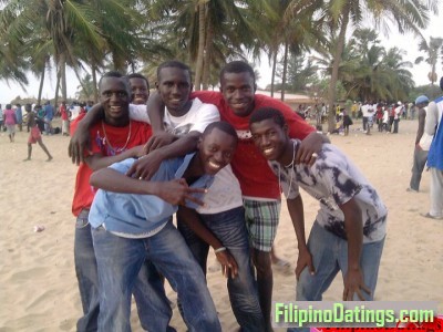 <p>Feeling gr8 & given thanks 4 every day sun shine in the gr8 Africa. Lovely beach 4 gr8 & admire friends</p>