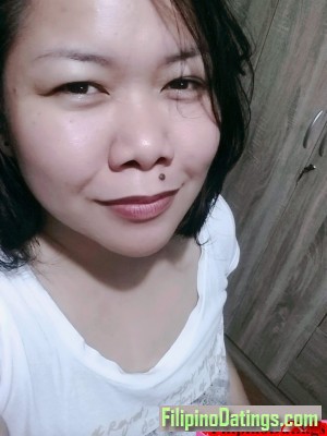 <p>Taking a selfie break after a long hours of sitting in front of the pc doing my graduation requirements last November 2017.</p>